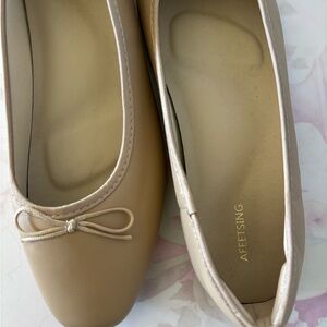 Women's Tan Ballet Flats
